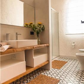 2 bedroom villa with infinity pool, near Alcamo, sleeps 4-5